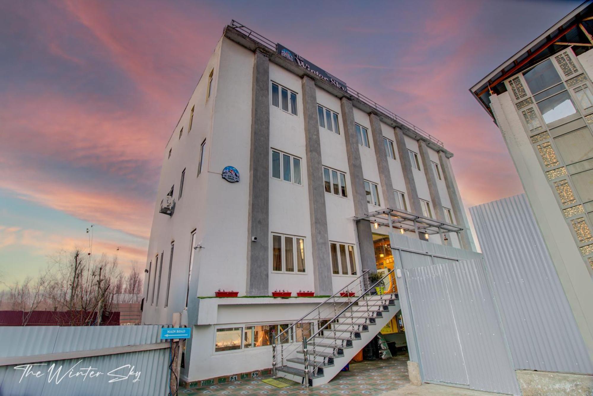 Hotel The Winter Sky Srīnagar Exterior foto